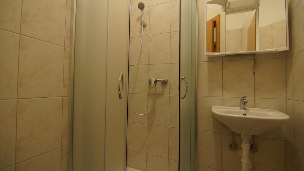 Apartments Domani Vir Ngoại thất bức ảnh